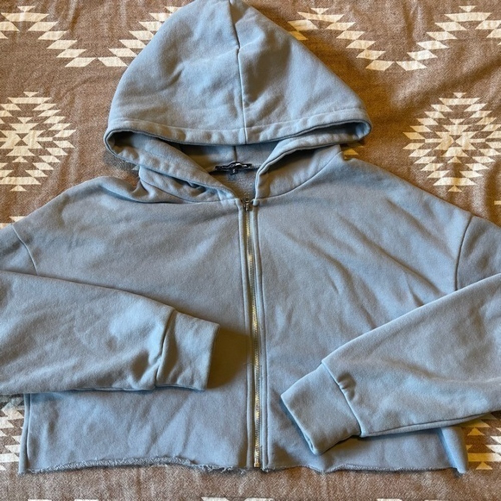 Fashion Nova Crop Sweatshirt Shorts outfit S/M